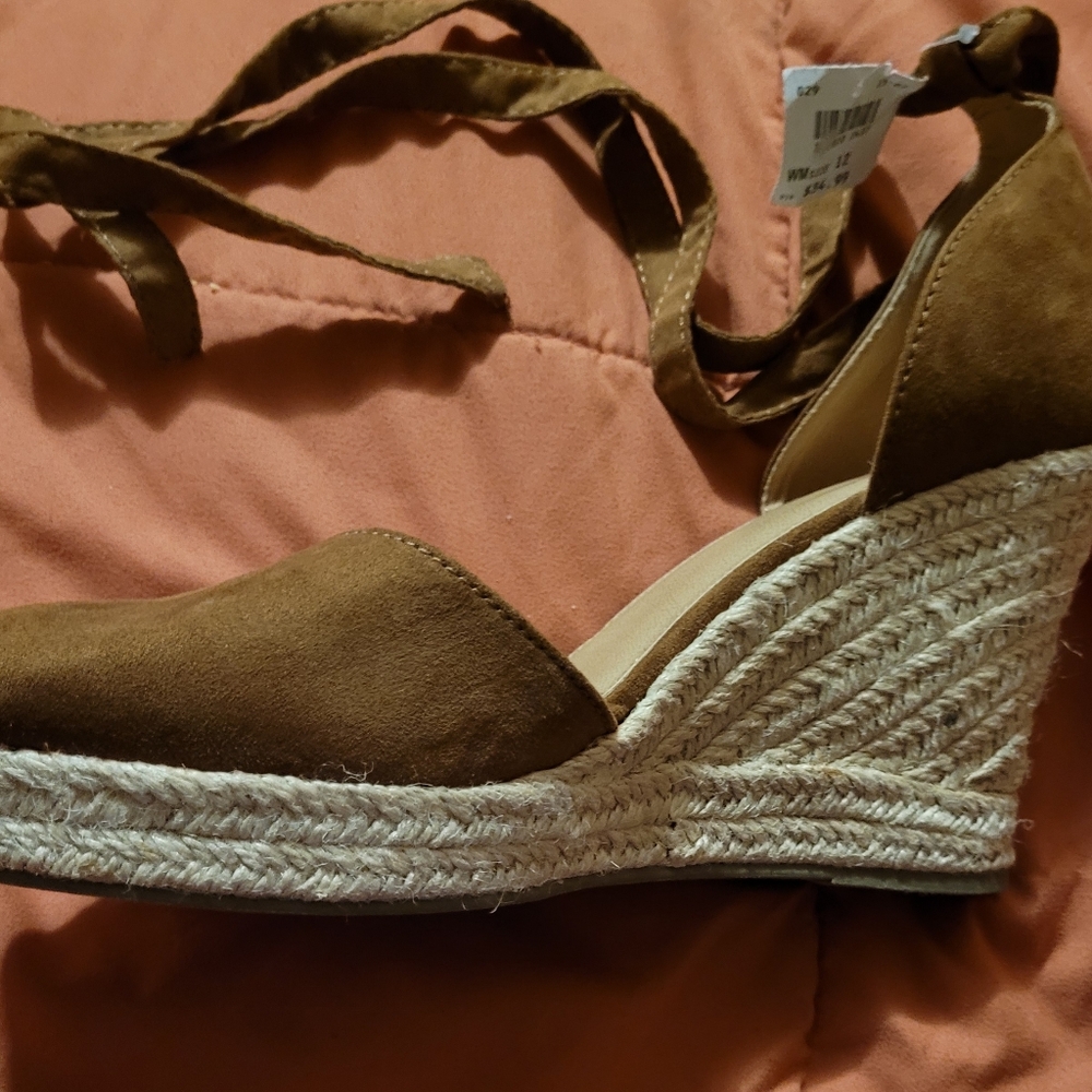 Ankle wrap wedges